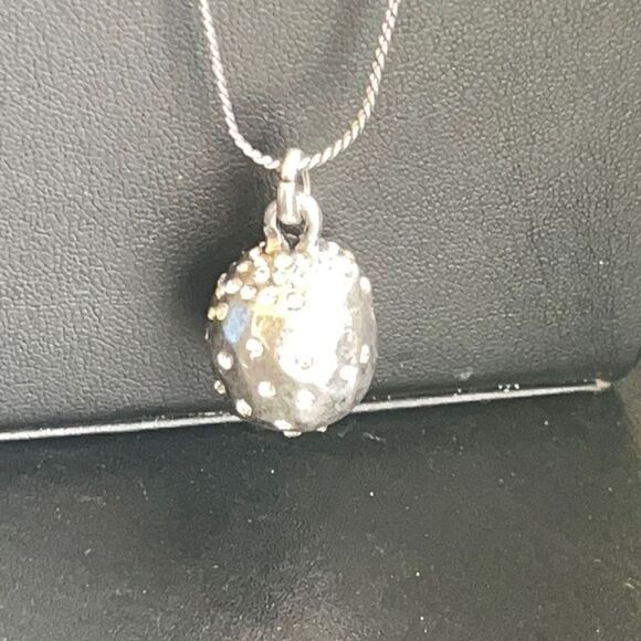 Antiqued Silver Layered Swarovski Crystals Statement Layered Pendant Necklace - Picture 5 of 8